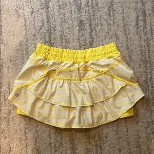 Lululemon yellow tennis skirt size 8